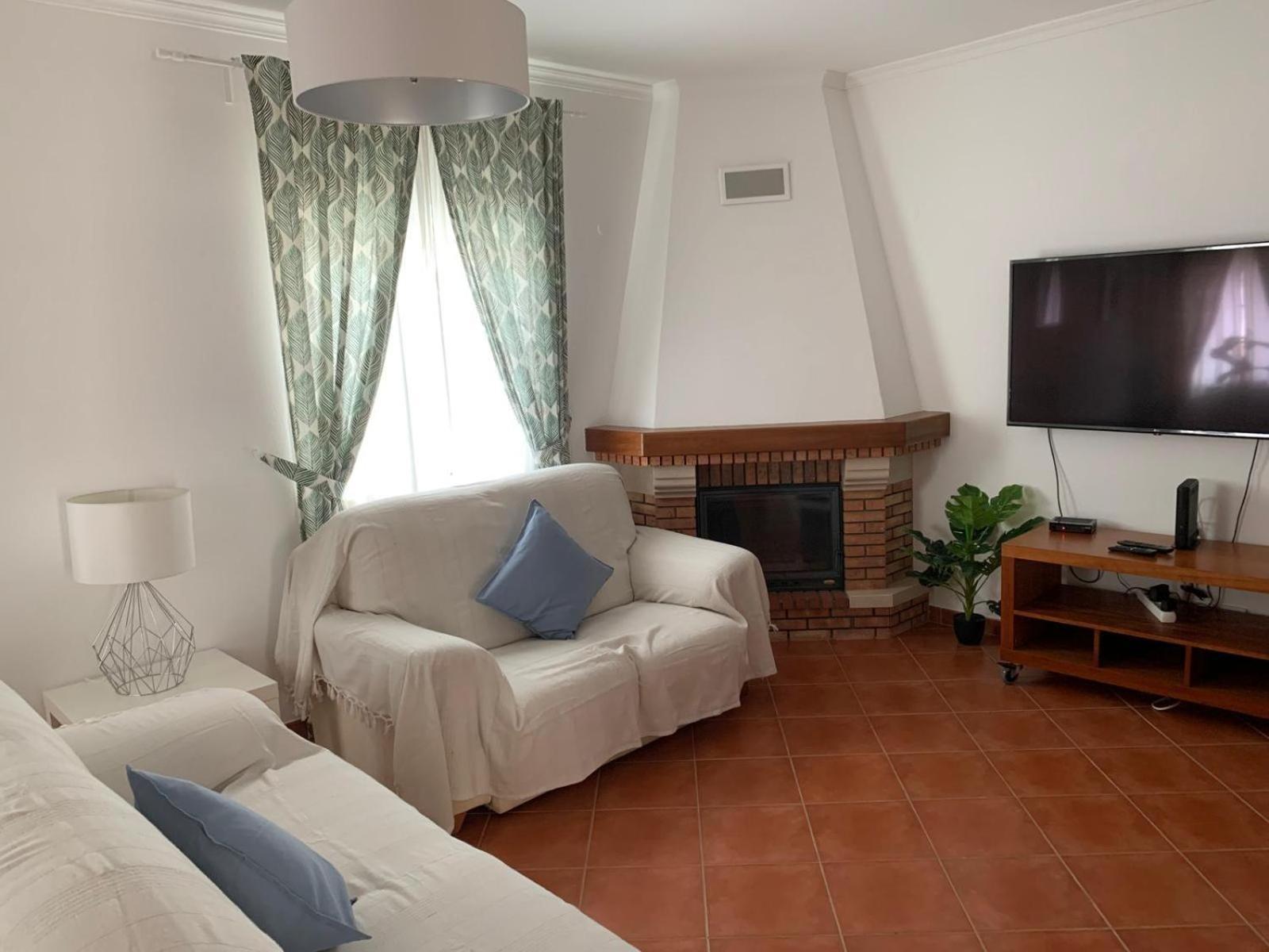 Triplo Com Terraco E Casa De Banho Partilhada - Em Casa De Do T2- Trilho Dos Pescadores Homestay Almograve