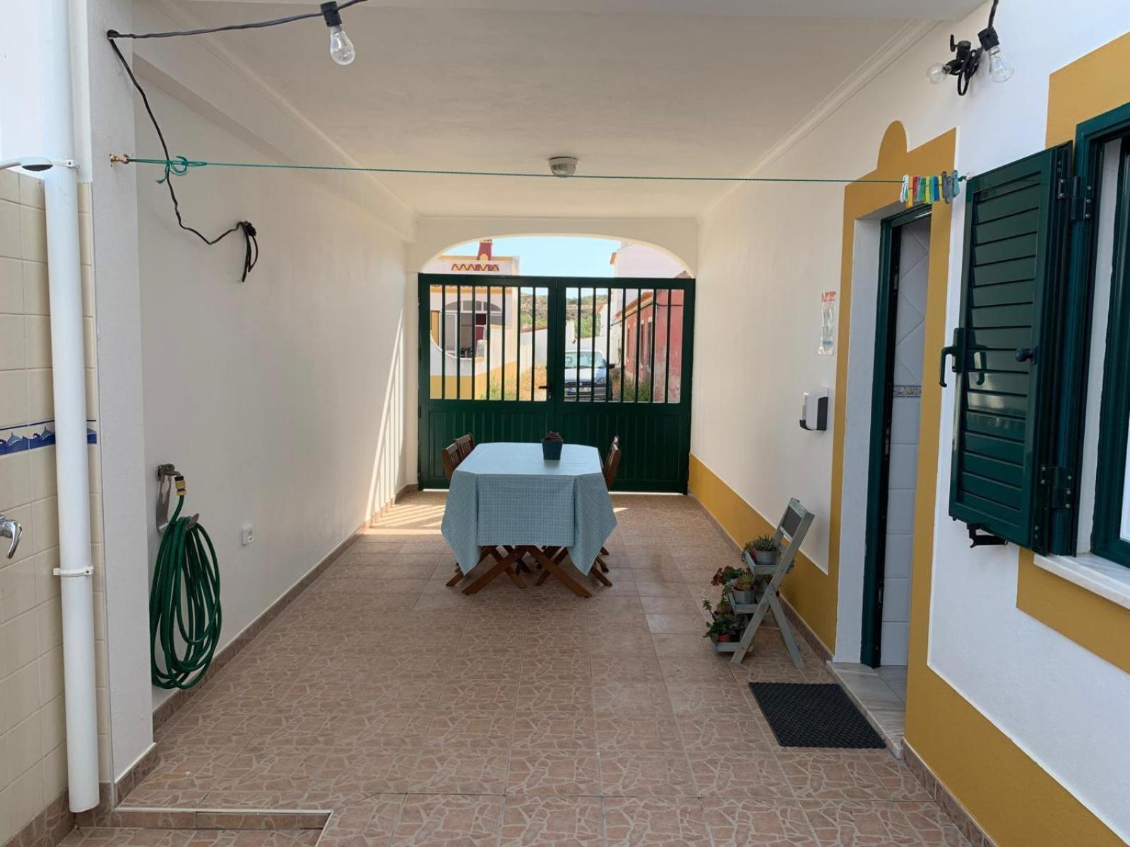 Triplo Com Terraco E Casa De Banho Partilhada - Em Casa De Do T2- Trilho Dos Pescadores Almograve